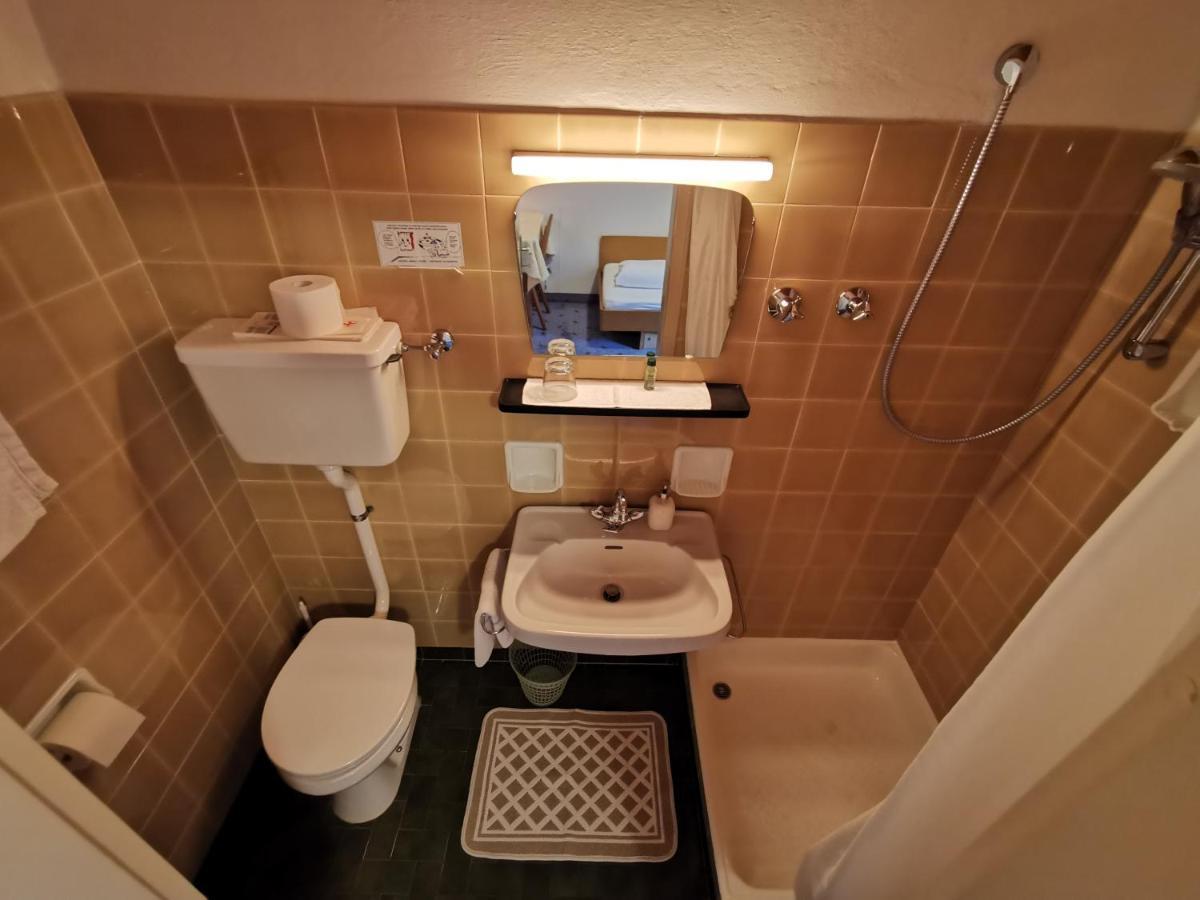 Camera Singola con Bagno